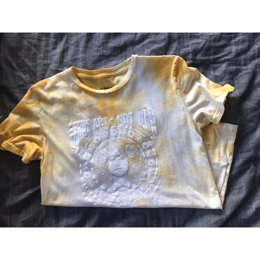 Obey Shirt “Make art not war”